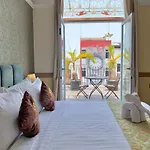 Amarelo Hotel Solo