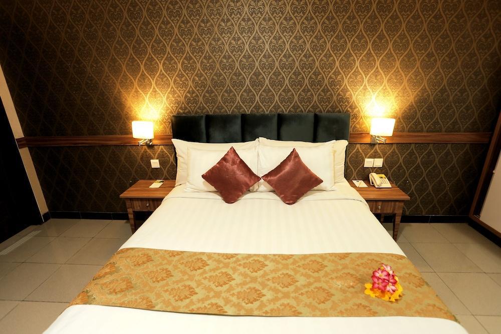 Amarelo 3* Surakarta (Solo)
