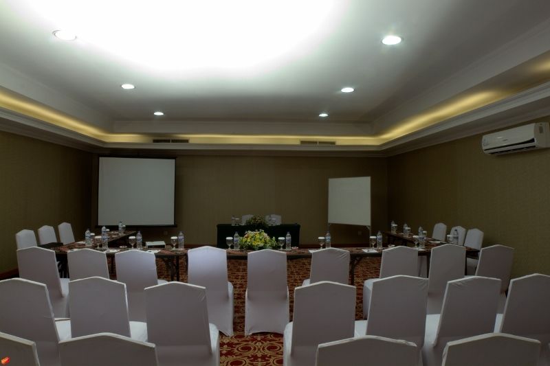 Amarelo Surakarta (Solo)