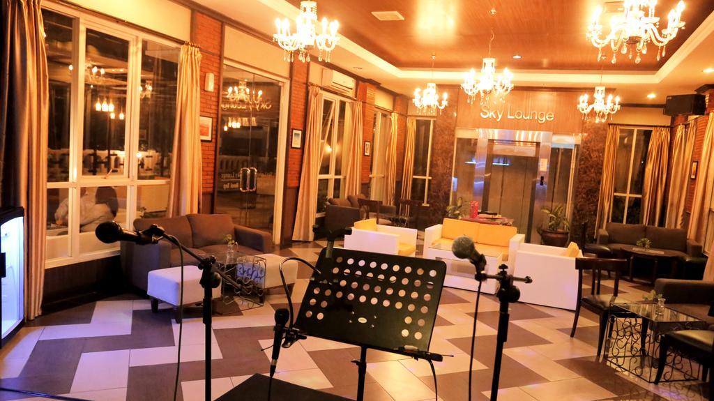 Hotel Amarelo Surakarta (Solo)
