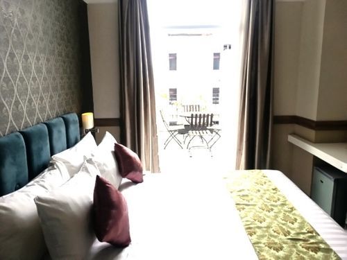 Amarelo 3* Surakarta (Solo)