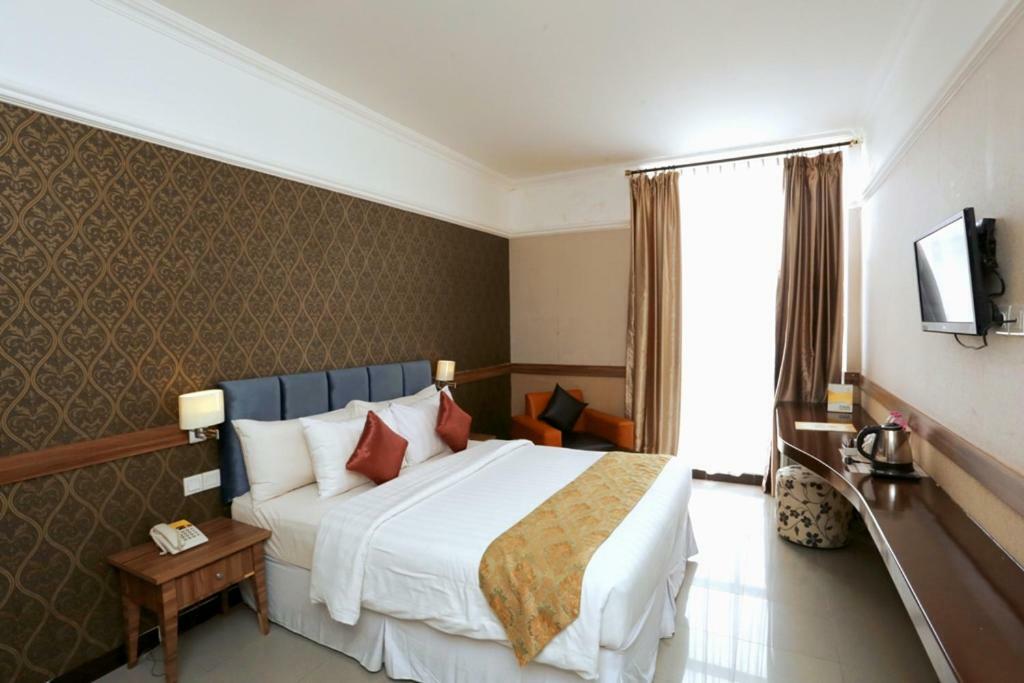Amarelo Surakarta (Solo)